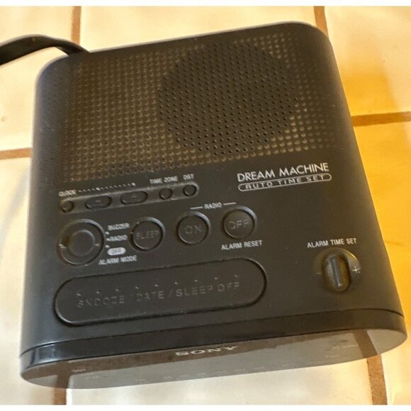 Sony 1990s Sony Dream Machine  Alarm, AM/FM Radio Model ICF-218  Display 2545AB - Picture 2 of 9